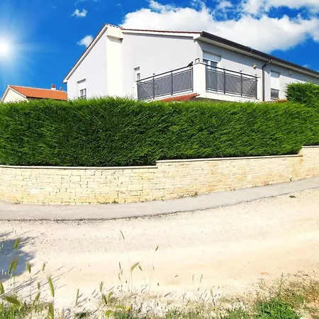House Volme 2255 Banjole